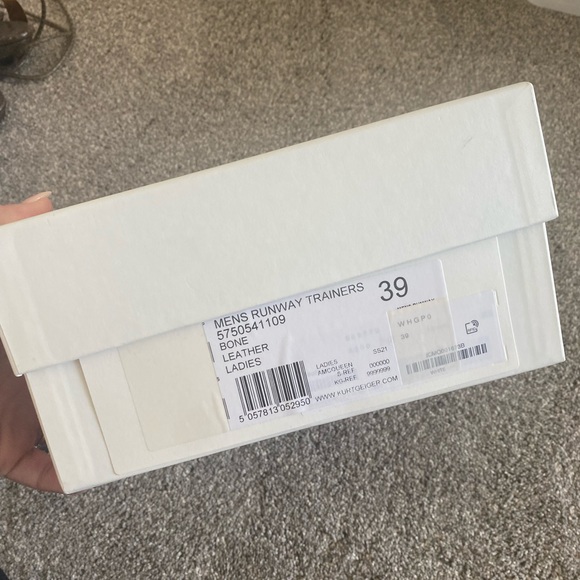 Alexander McQueen NWT sneakers - Picture 2 of 6